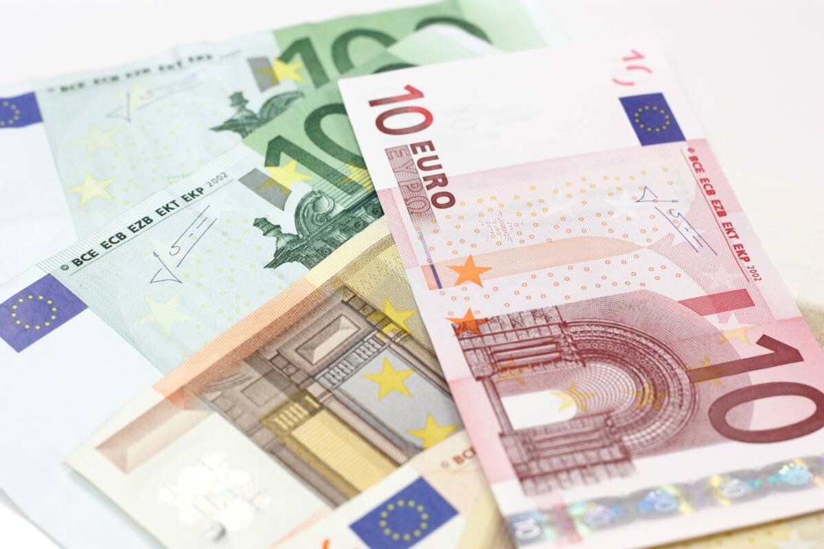 Umwelt Abfall Gebührensatzung Bild mit Geldscheinen