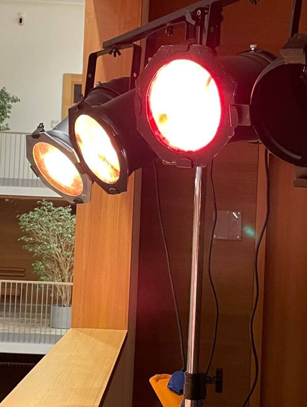 scheinwerfer bei Veranstaltung im Rathaus